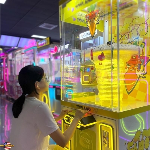FS-5109 Fancy TOYLAND Prize Vending Machine